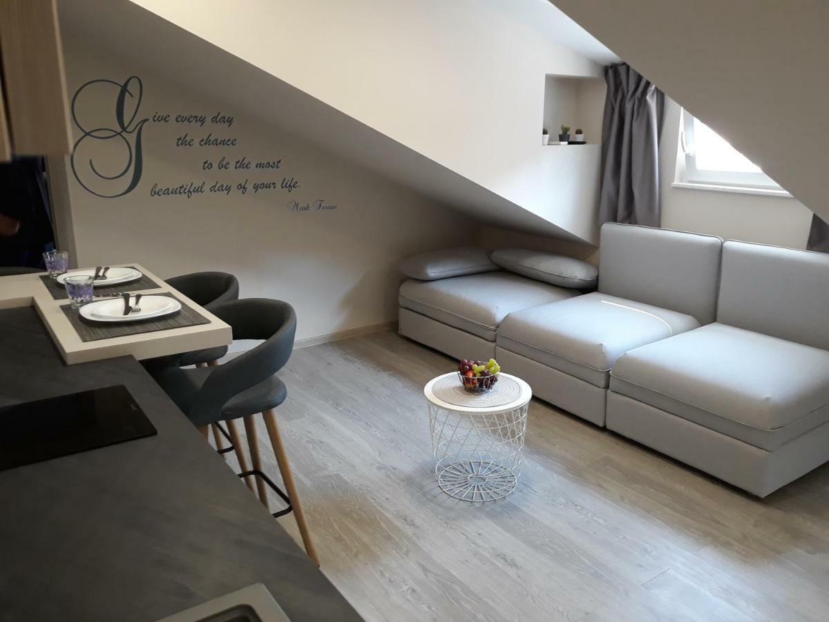 Center Apartment DaLù Pula Extérieur photo